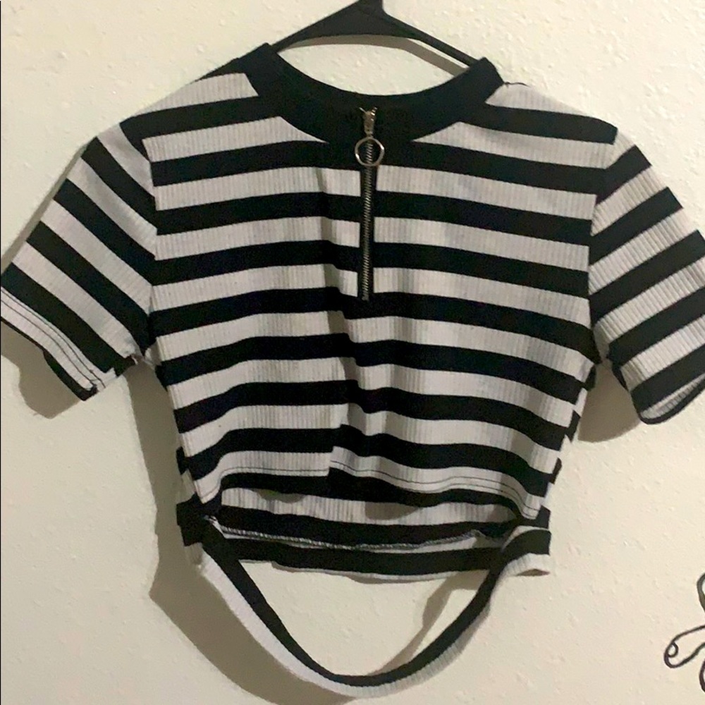 Striped crop top shirt